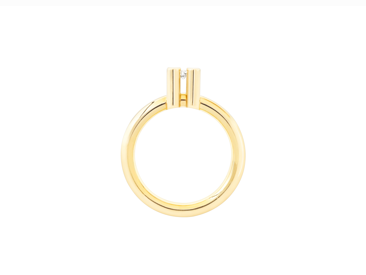 AUGUST ring in 18k yellow gold, diamond